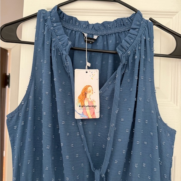 Chic Sleeveless Maxi Dress in Blue - Picture 3 of 3